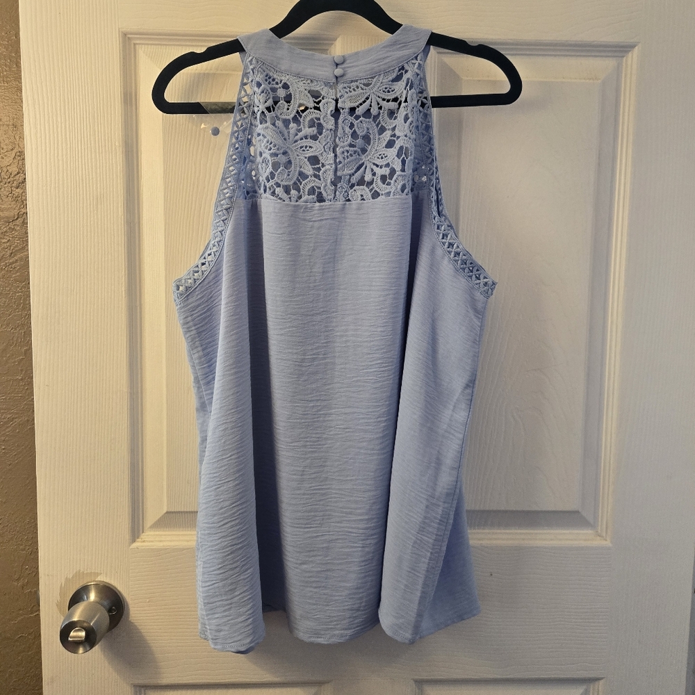 Women's Lace Trim Sleeveless Top - Picture 6 of 11